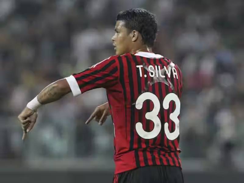 Số Áo Thiago Silva – Biểu Tượng Của Sự Kiên Định Và Tài Năng 4 AC Milan (2009-2012): Số áo 33 – Thời kỳ khẳng định vị thế