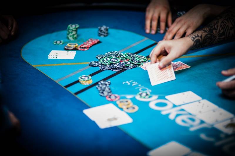Cách Chia Bài Poker - Nghệ Thuật Và Chiến Lược Trong Từng Lá Bài 7 Hiểu Rõ Quy Tắc Chia Bài