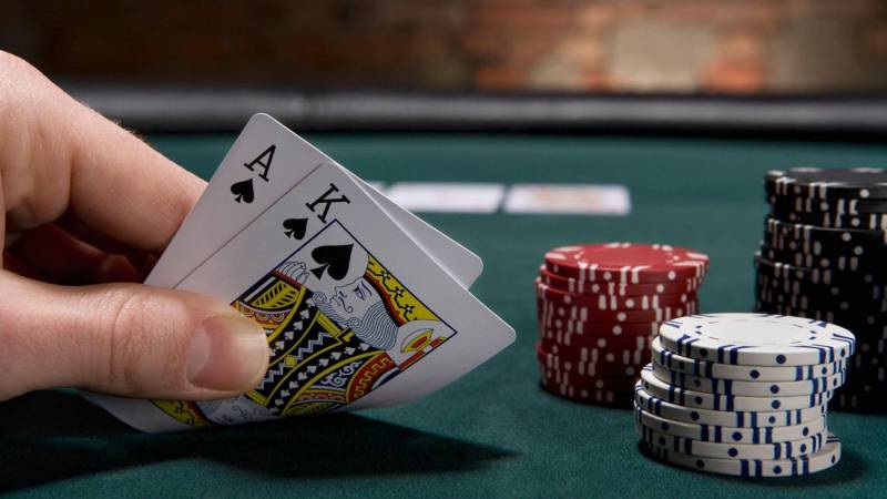Cách Chia Bài Poker - Nghệ Thuật Và Chiến Lược Trong Từng Lá Bài 2 Poker Là Gì? Một Tổng Quan Nhanh